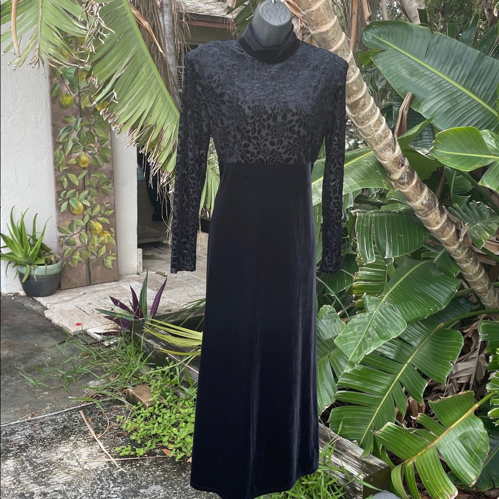 Vintage dark floral velvet midi dress